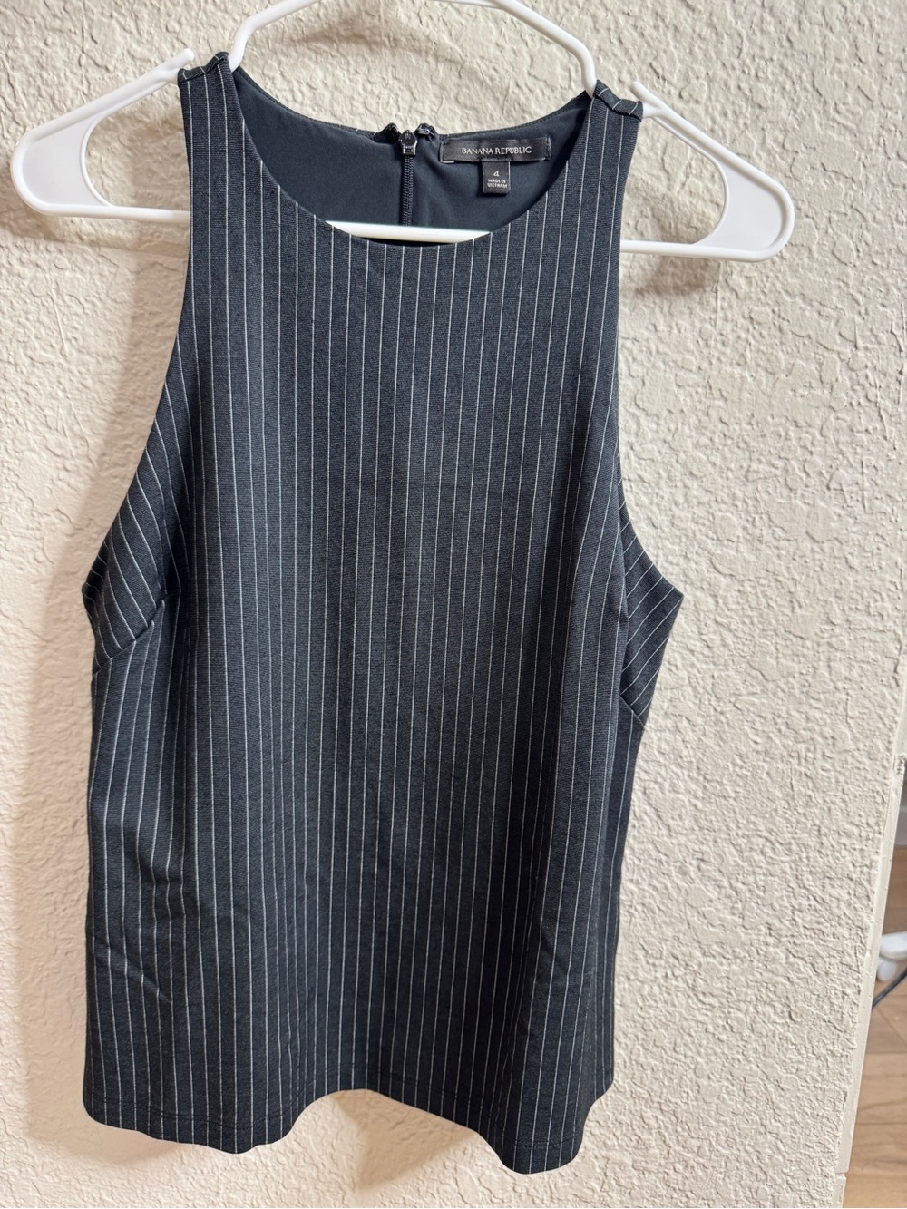 Banana Republic Men's Black Pinstriped Tank Top